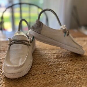 Hey‎ Dudes Wendy Youth Walking glitter comfort  size Youth 3, Ladies 4